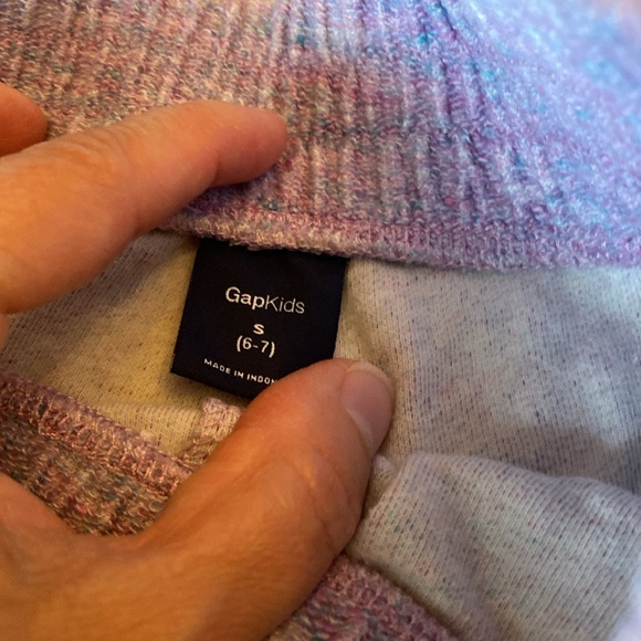 Gap size S 6-7 comfy shorts bundle. Good condition. - Picture 15 of 16